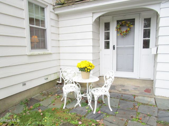 2276 Cayuga Road, Niskayuna, NY 12309