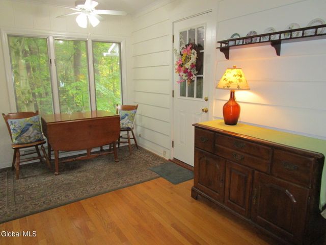 2276 Cayuga Road, Niskayuna, NY 12309