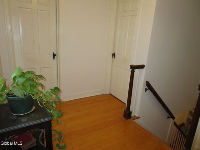 2276 Cayuga Road, Niskayuna, NY 12309