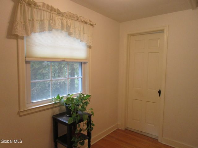 2276 Cayuga Road, Niskayuna, NY 12309