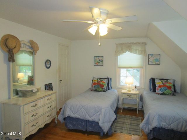 2276 Cayuga Road, Niskayuna, NY 12309