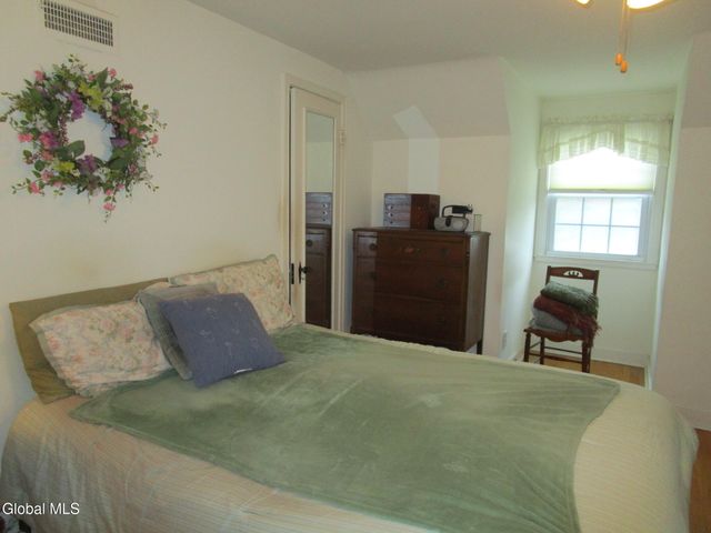 2276 Cayuga Road, Niskayuna, NY 12309