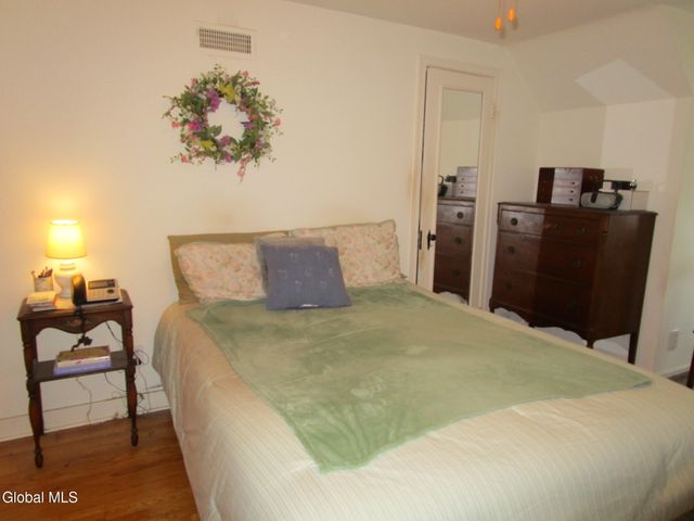 2276 Cayuga Road, Niskayuna, NY 12309