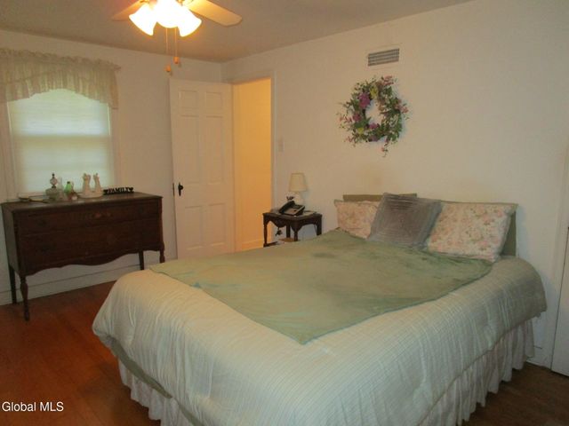 2276 Cayuga Road, Niskayuna, NY 12309