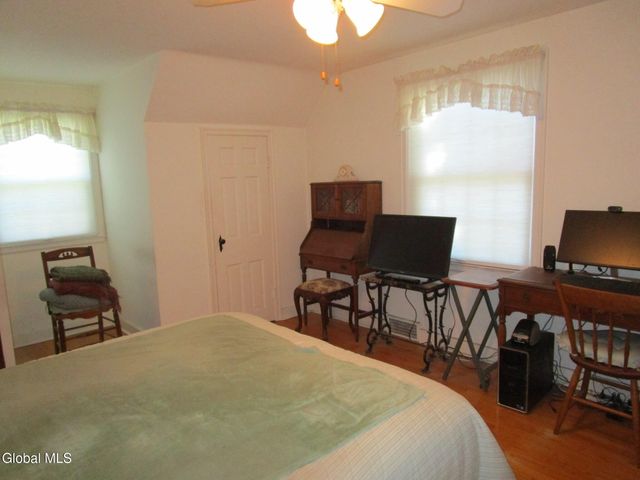 2276 Cayuga Road, Niskayuna, NY 12309