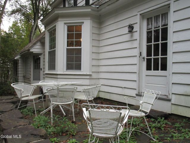 2276 Cayuga Road, Niskayuna, NY 12309