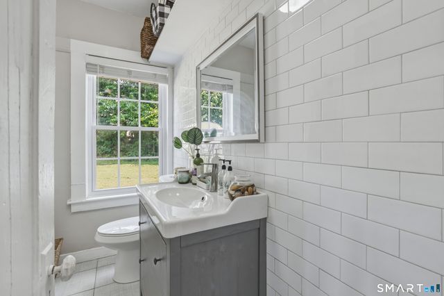 17-19 Gorman Place, Manchester, CT 06040