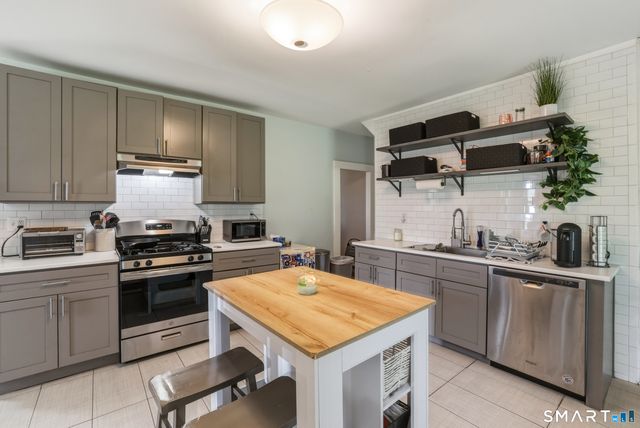 17-19 Gorman Place, Manchester, CT 06040
