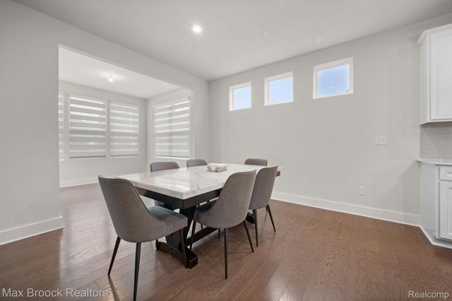 2610 IRONTON Drive, Commerce Charter Township, MI 48382