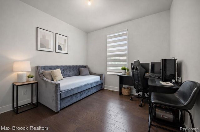 2610 IRONTON Drive, Commerce Charter Township, MI 48382