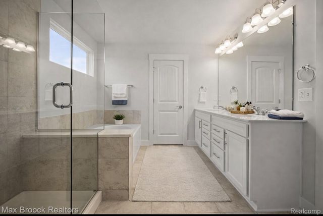 2610 IRONTON Drive, Commerce Charter Township, MI 48382