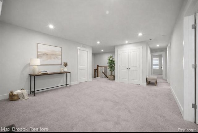 2610 IRONTON Drive, Commerce Charter Township, MI 48382