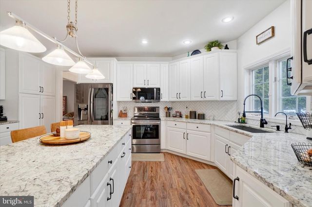 42 BULLRUSH LNDG, Elizabethtown, PA 17022