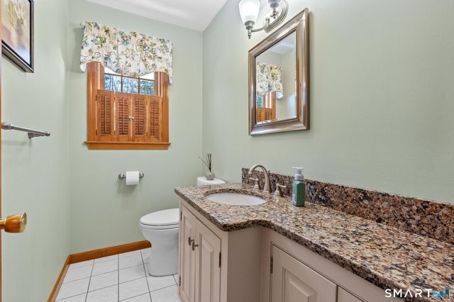 112 Woodsedge Court, Berlin, CT 06037