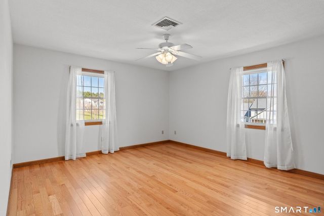 112 Woodsedge Court, Berlin, CT 06037