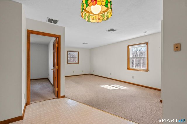 112 Woodsedge Court, Berlin, CT 06037