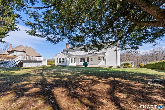112 Woodsedge Court, Berlin, CT 06037