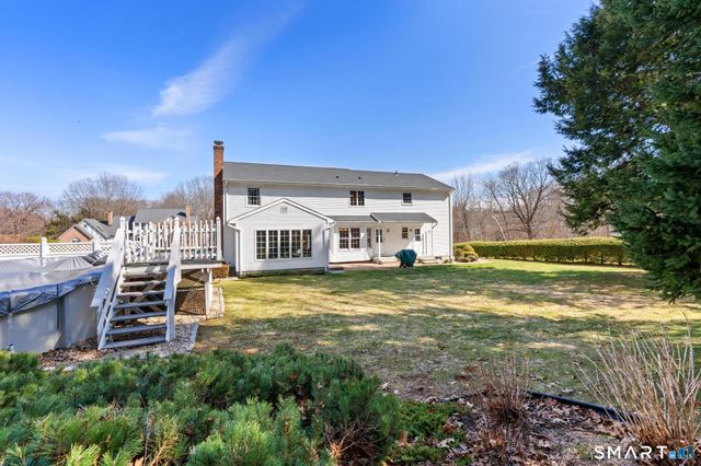 112 Woodsedge Court, Berlin, CT 06037