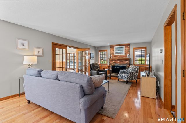 112 Woodsedge Court, Berlin, CT 06037