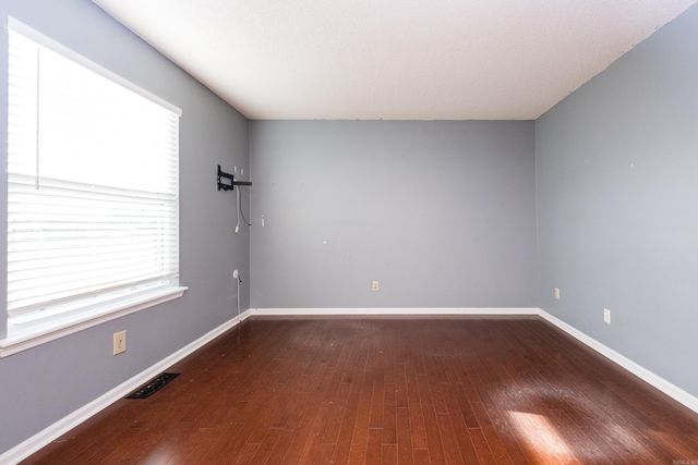 8 Red Maple Court, Little Rock, AR 72211