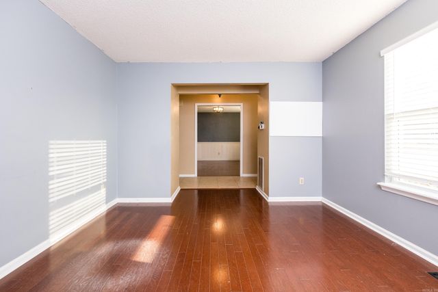 8 Red Maple Court, Little Rock, AR 72211