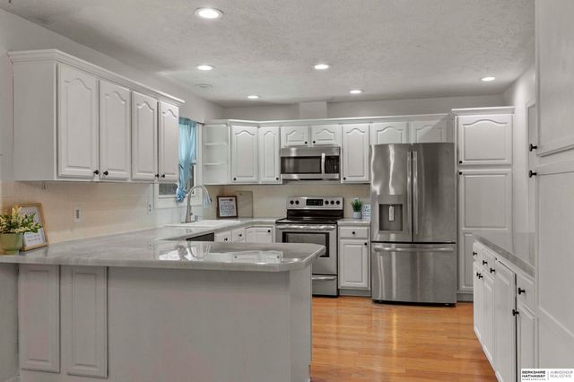 7821 Lake Street, Lincoln, NE 68506