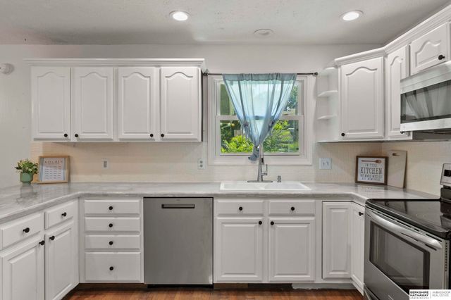 7821 Lake Street, Lincoln, NE 68506