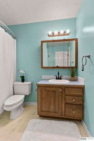 7821 Lake Street, Lincoln, NE 68506
