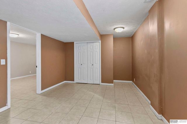 7821 Lake Street, Lincoln, NE 68506
