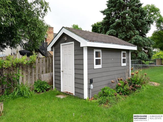 7821 Lake Street, Lincoln, NE 68506