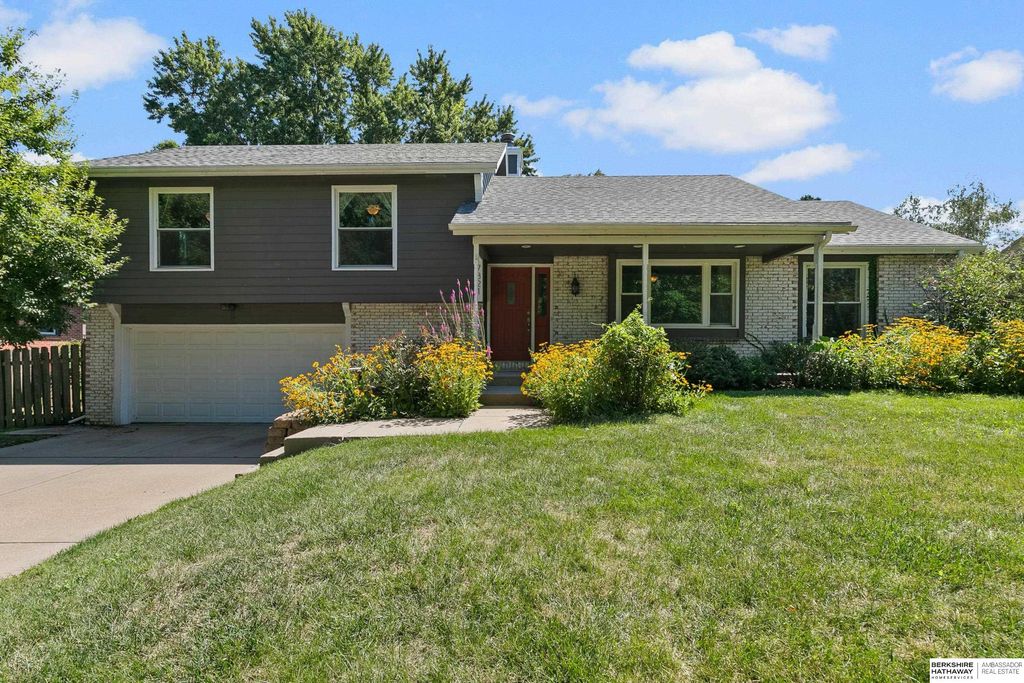 7821 Lake Street, Lincoln, NE 68506