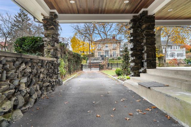 65 Harmon Avenue, Pelham, NY 10803