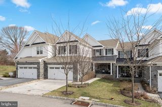 3860 MEADOW VIEW FARM RD, Newtown Square, PA 19073