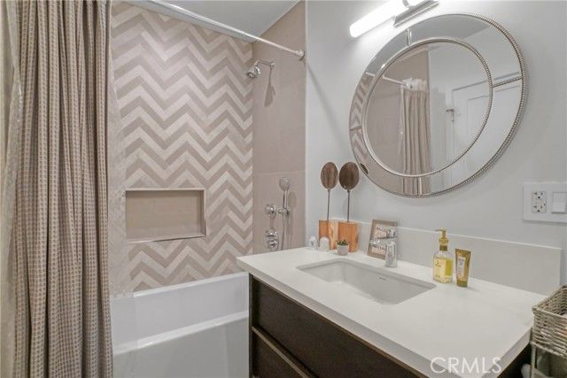 5247 138th Street, Hawthorne, CA 90250