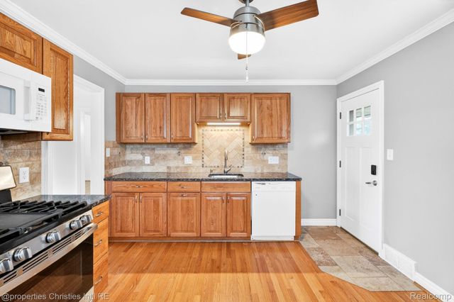 26605 Rialto Street, Madison Heights, MI 48071