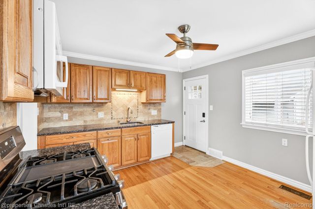 26605 Rialto Street, Madison Heights, MI 48071