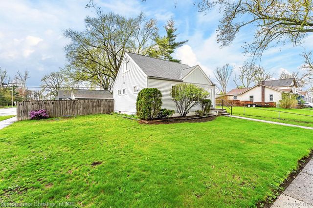 26605 Rialto Street, Madison Heights, MI 48071