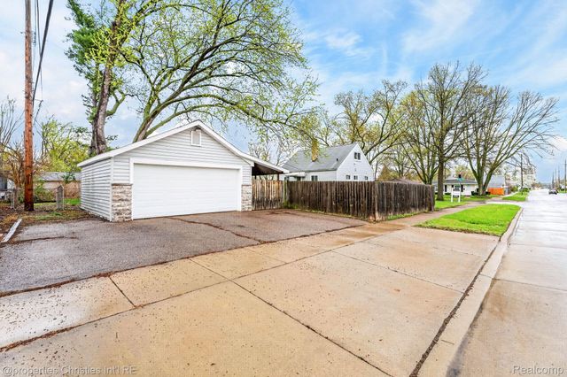 26605 Rialto Street, Madison Heights, MI 48071