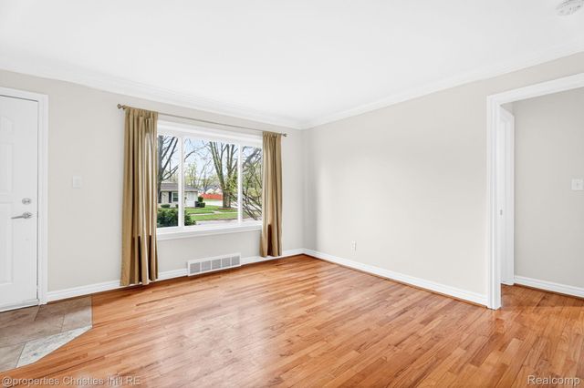 26605 Rialto Street, Madison Heights, MI 48071