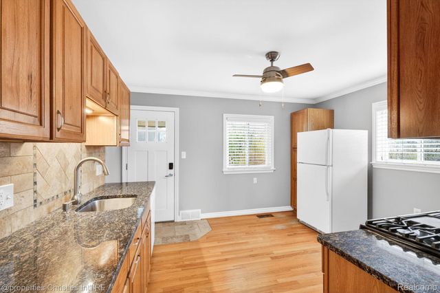 26605 Rialto Street, Madison Heights, MI 48071