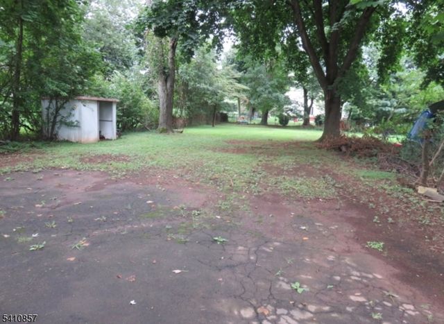 89 Linden St, Bridgewater Twp., NJ 08807