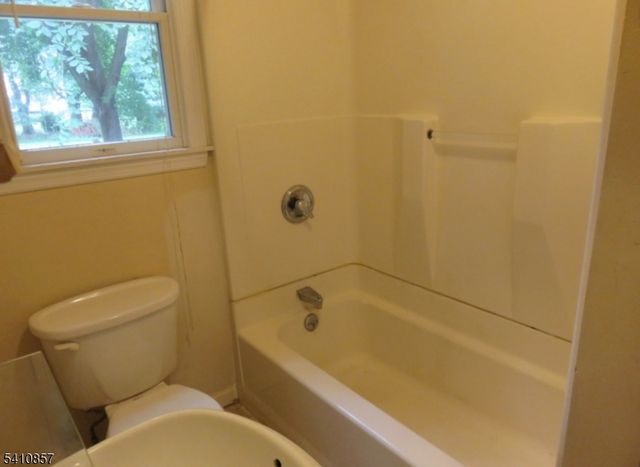 89 Linden St, Bridgewater Twp., NJ 08807