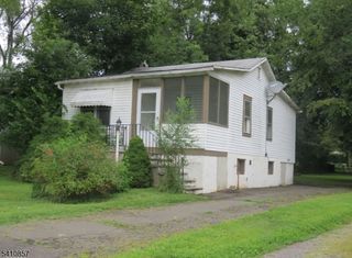 89 Linden St, Bridgewater Twp., NJ 08807