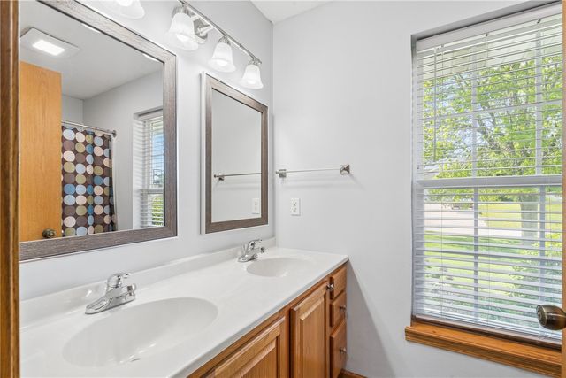 130 Orchard Street SW, Swisher, IA 52338