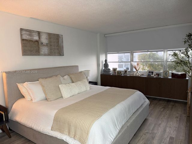 18061 Biscayne Blvd 404, Aventura, FL 33160