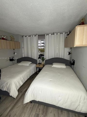 18061 Biscayne Blvd 404, Aventura, FL 33160