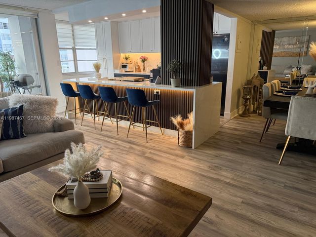 18061 Biscayne Blvd 404, Aventura, FL 33160