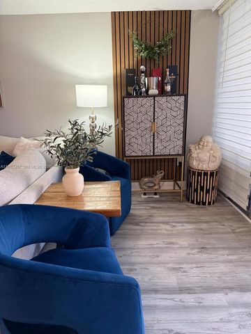 18061 Biscayne Blvd 404, Aventura, FL 33160