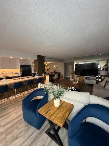 18061 Biscayne Blvd 404, Aventura, FL 33160