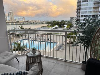 18061 Biscayne Blvd 404, Aventura, FL 33160